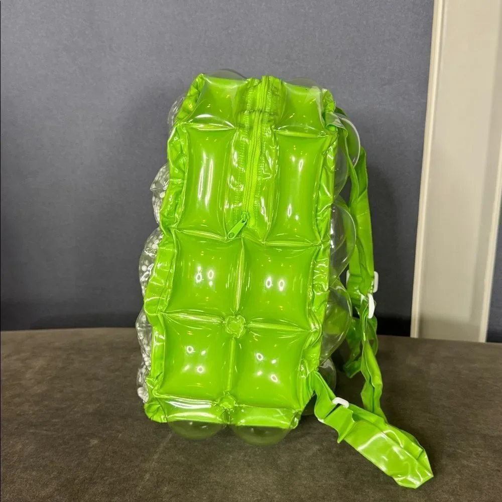 N/A green inflatable
